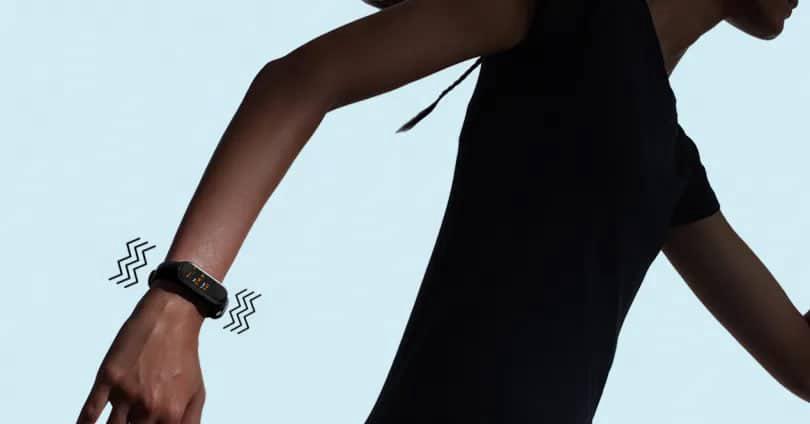 «Каковы потенциальные проблемы с функцией вибрации браслета Mi Band 4 при входящих звонках и какие меры можно предпринять, чтобы гарантировать покупку подлинного браслета Xiaomi Mi Band вместо поддельного?»
