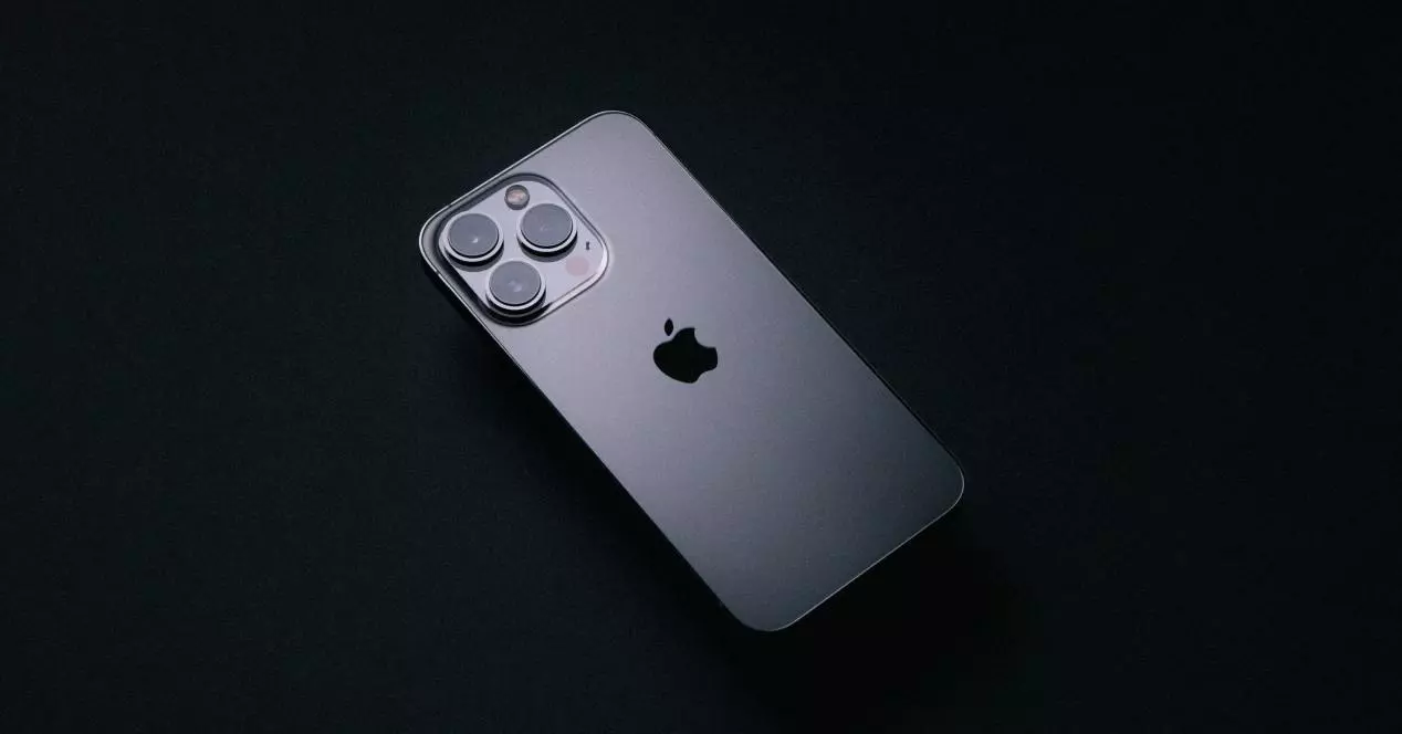 iPhone 13Proと互換性のあるベストケース