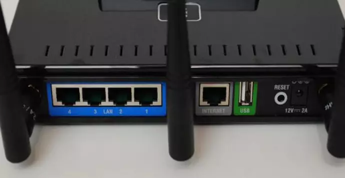 Router viejo come server multimediale