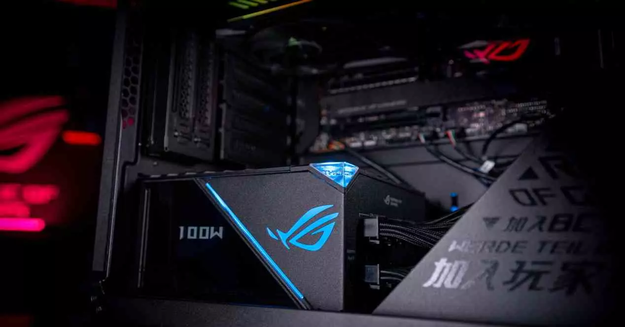 Sursa de alimentare ASUS 1600W este pe cât de puternică, pe atât de eficientă
