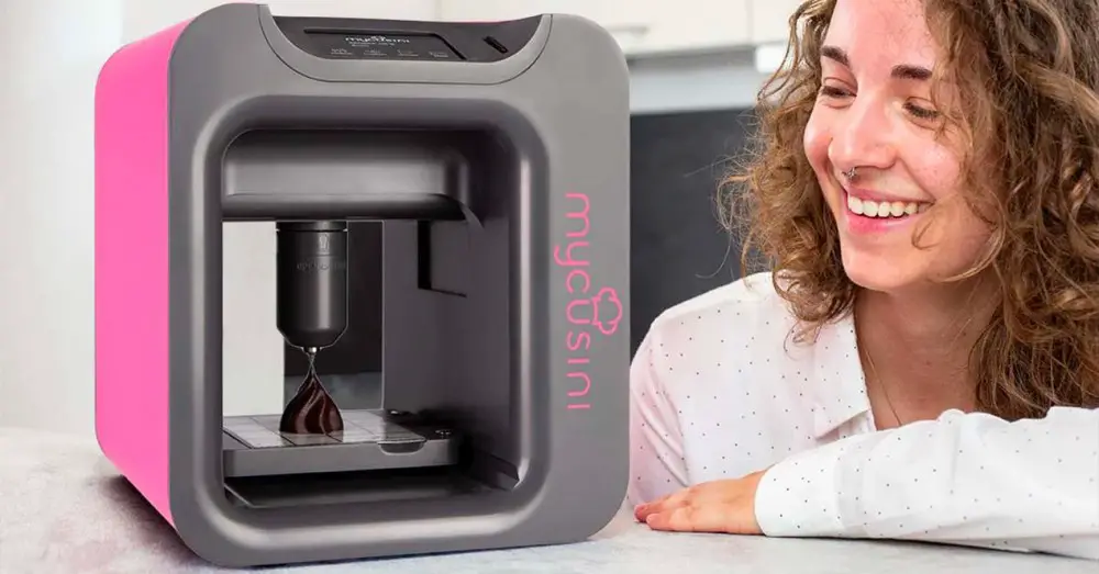 이 3D 프린터를 사용하면 먹을 수 있는 초콜릿 작품을 만들 수 있습니다.