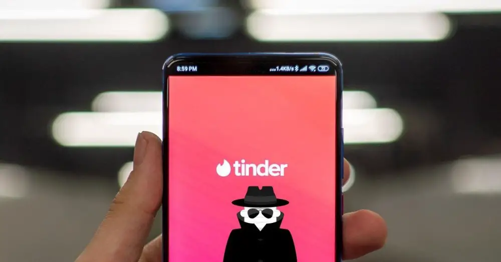 use Tinder without anyone catching you
