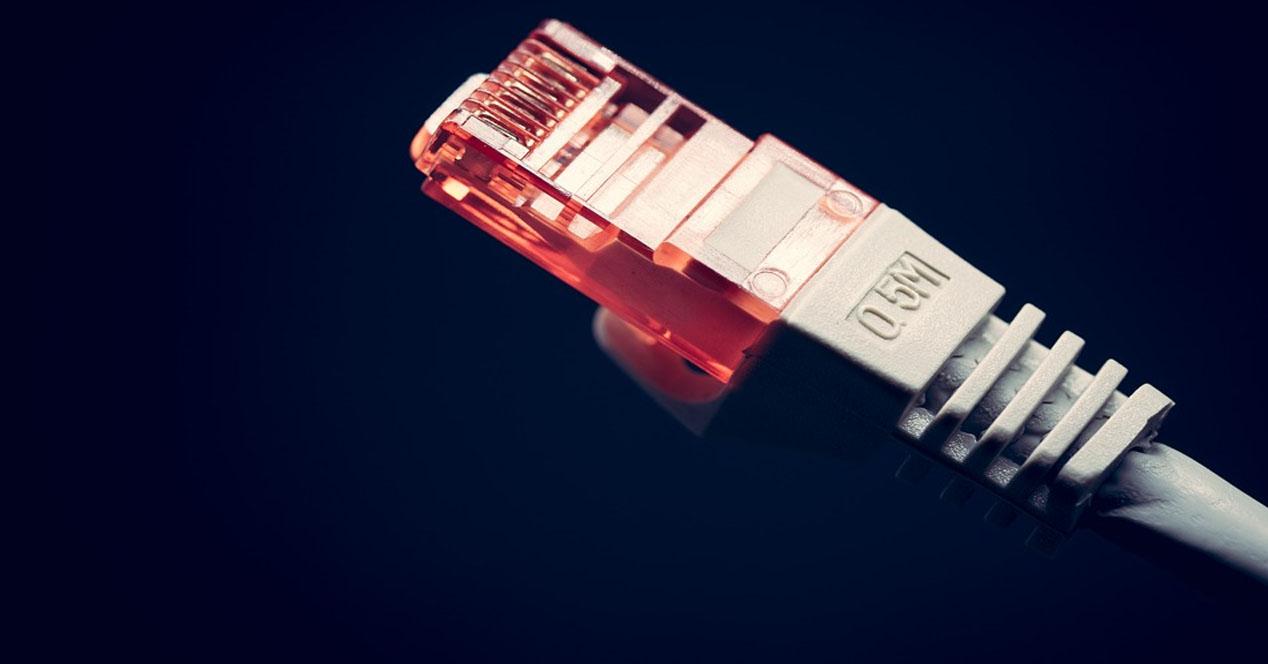 Comment votre Internet domestique s'améliore si vous achetez un meilleur câble pour le routeur