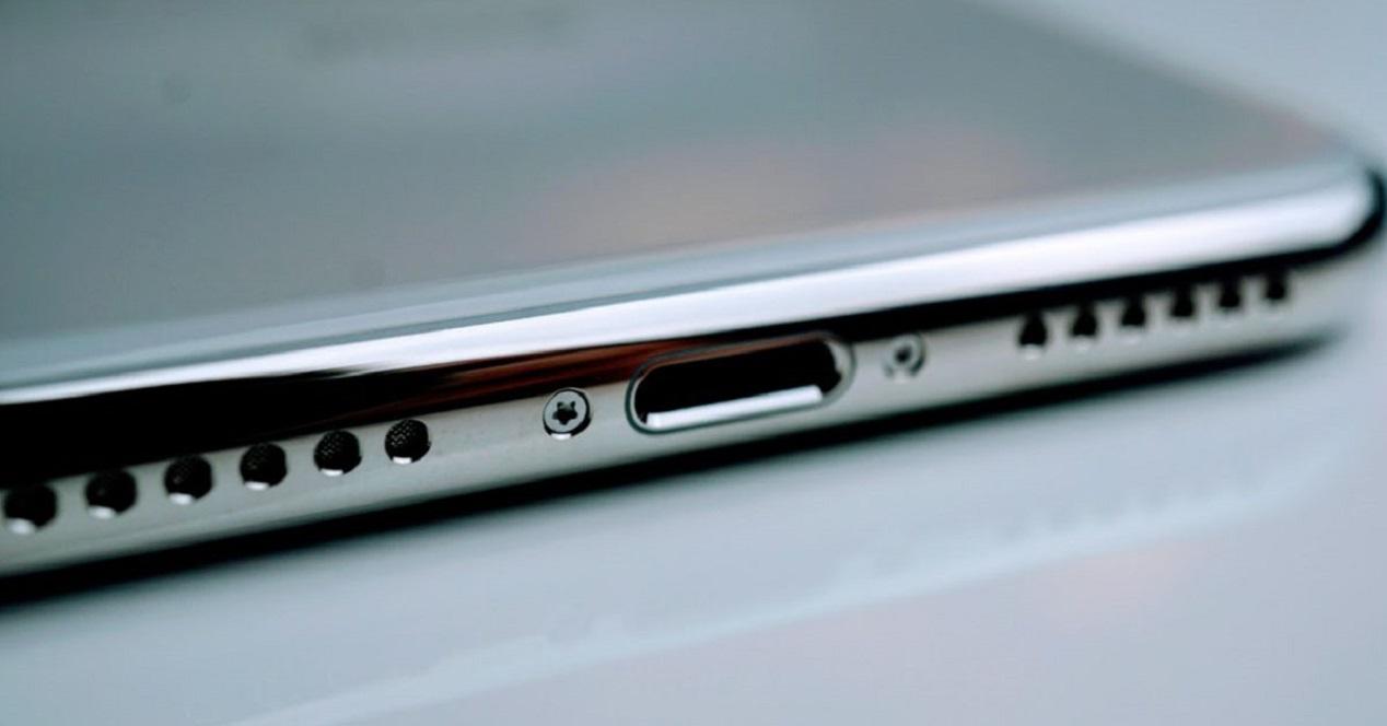 Das Anschließen eines USB an das iPhone ist möglich
