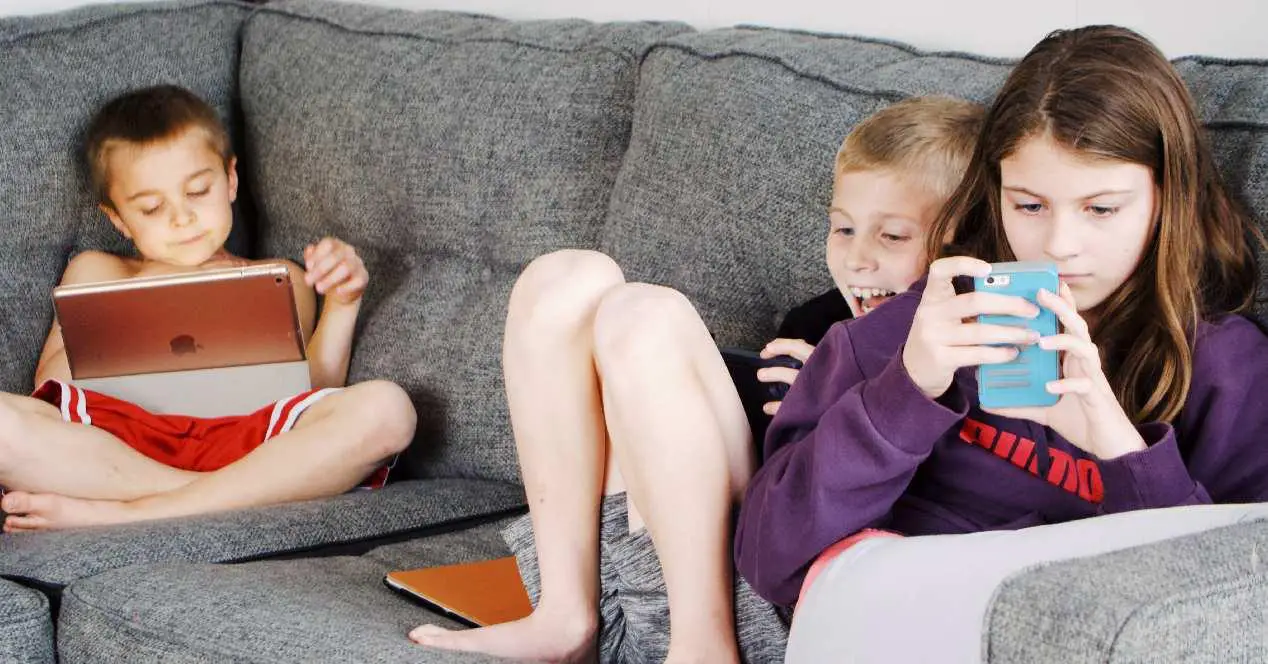 The time children spend on social networks exposed