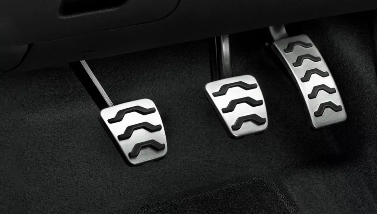 Visit to the if the car clutch make these noises ITIGIC